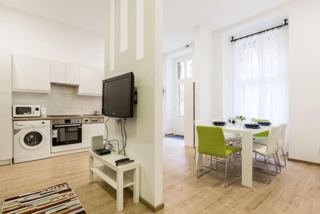 Designer Dream Home In The Ruin Bar District W A/C Βουδαπέστη Εξωτερικό φωτογραφία