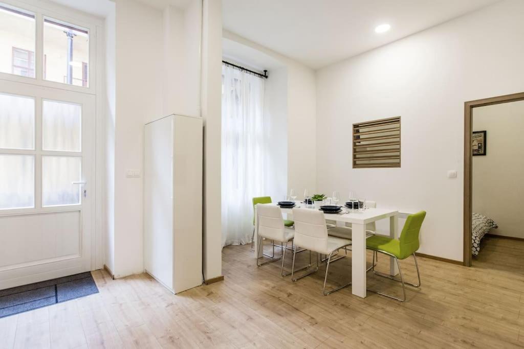 Designer Dream Home In The Ruin Bar District W A/C Βουδαπέστη Εξωτερικό φωτογραφία